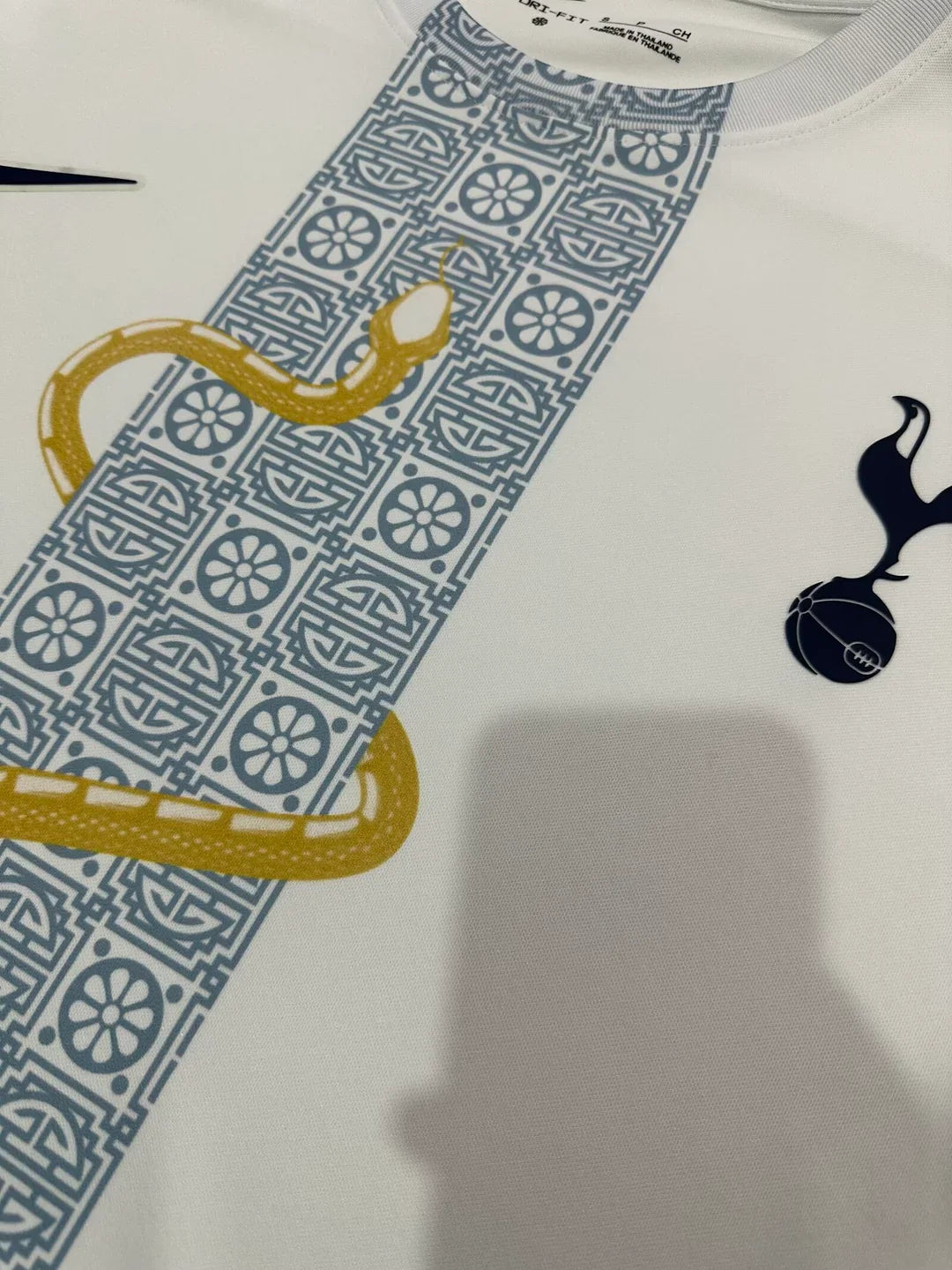 Tottenham Gold Snake And White 2025/26 Special Jersey