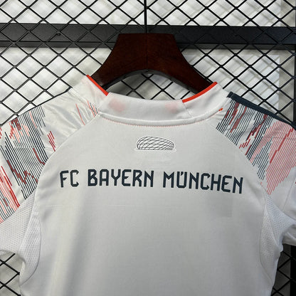 Bayern Munich 2025/26 Away Kids Kit
