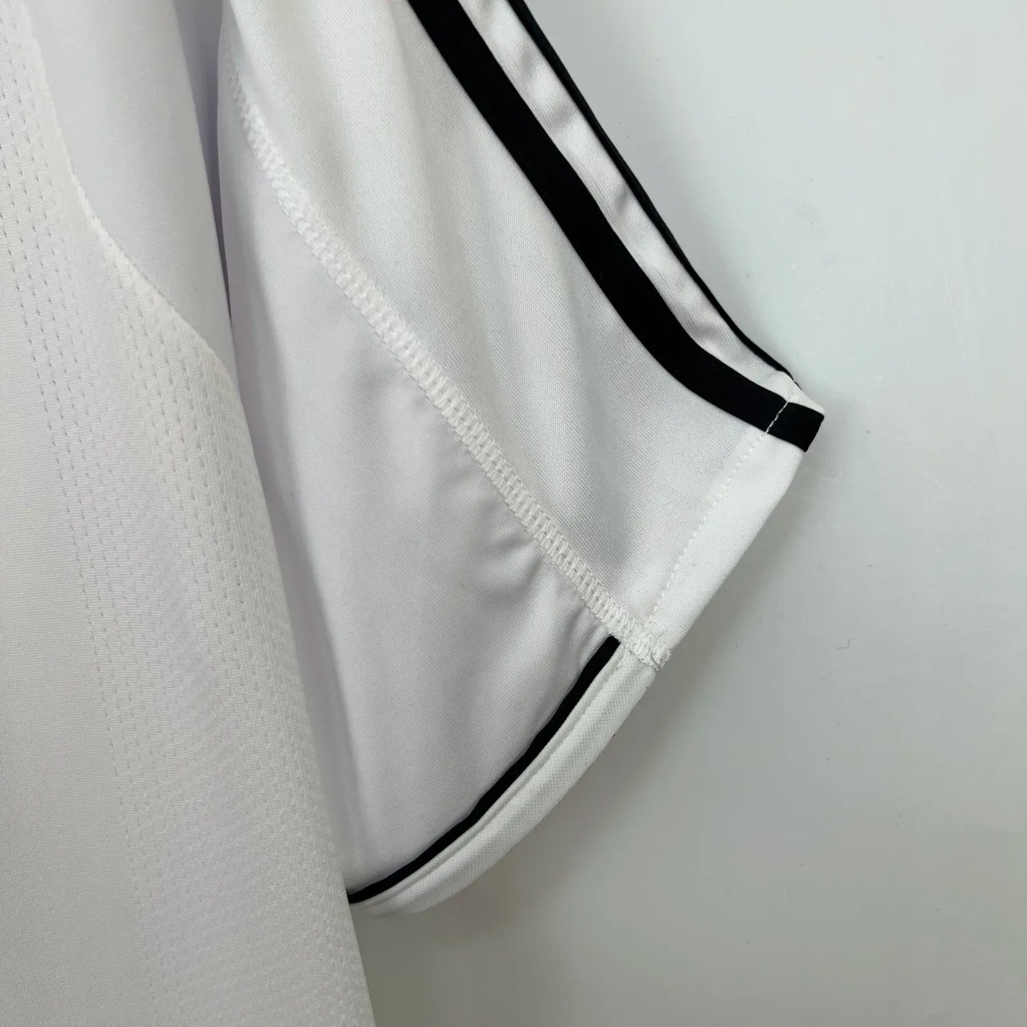 Real Madrid 2003/04 Home Retro Jersey