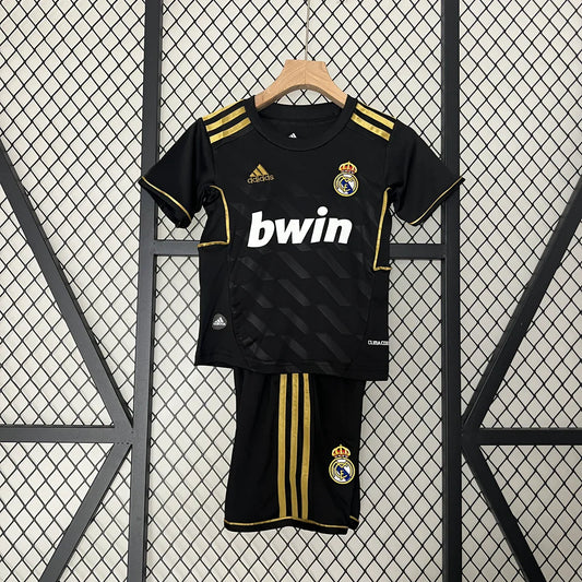 Real Madrid 2011/12 Away Kids Kit