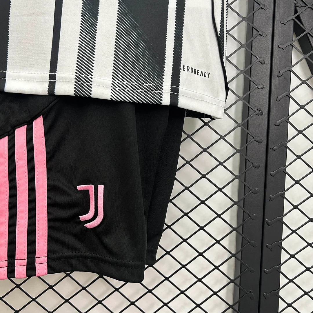 Juventus 2025/26 Home Kids Kit