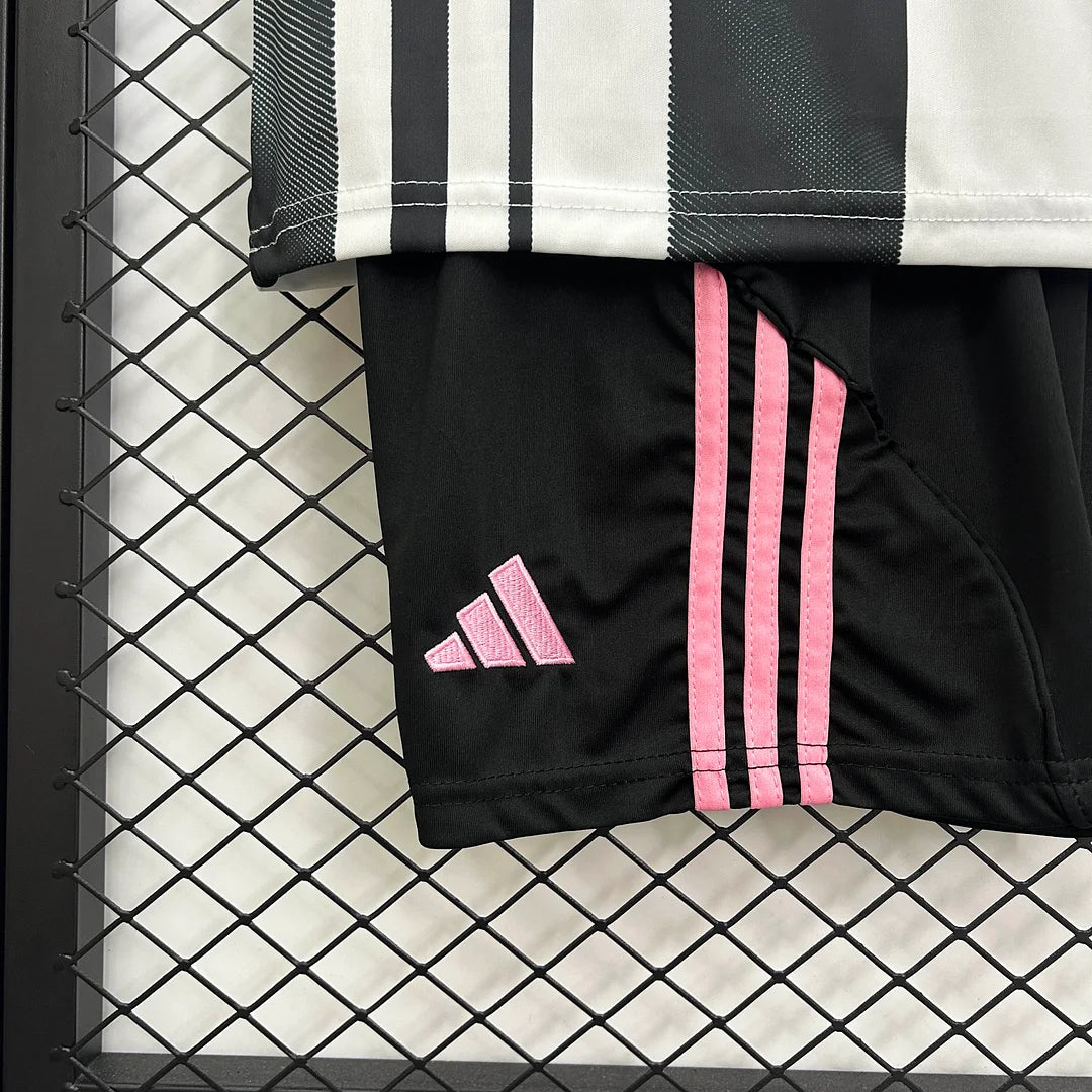Juventus 2025/26 Home Kids Kit